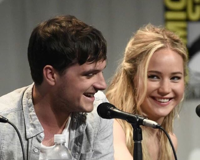 thngergames's tweet photo. em menos de dois meses vamos ver jennifer lawrence e josh hutcherson interpretando katniss e peeta de novo e isso vai mudar vidas https://t.co/2VqMXoSXGy