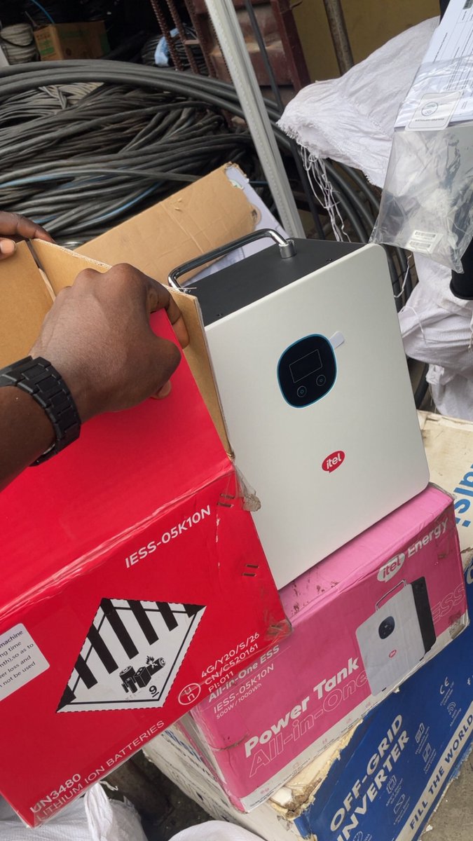 Yanzi_jnr's tweet photo. @jay56ix @FwTrex Bro with panel 500k to 520 depending panel you’re going for and I have higher storage https://t.co/WRmmxoQwvK