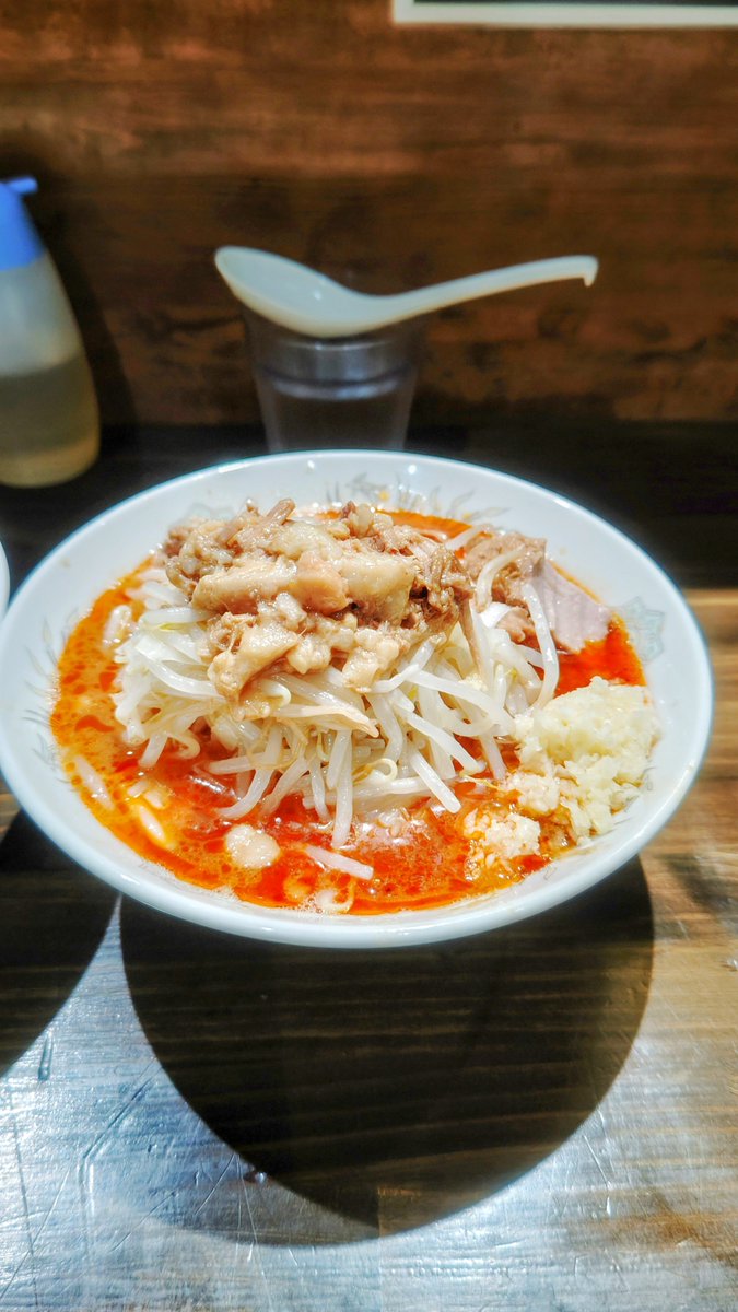 fujisanfujisan's tweet photo. 鎌ケ谷　ぶたけん3rd様
つけ麺ヤサイニンニクアブラ✌
ほぼひきこもりで過ごしたシルバーウィーク、カラダが大きくなったのでプール＆お風呂の後に小サイズでいただきました😊
美味しかった。ありがとう❤
大野さん赤ちゃん誕生おめでとう🎉
ぶたけんファミリー1名増えました‼️ https://t.co/MlbHWfWbeC