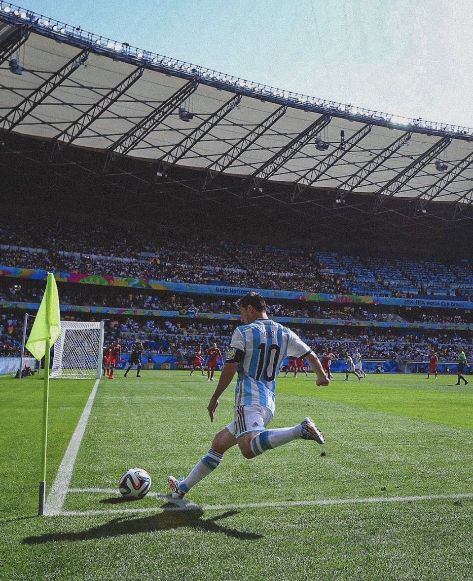 MessiLeoBrasil_'s tweet photo. Messi no Mineirão, Copa do mundo de 2014. Foto absurda! 📸🐐 https://t.co/a9yzlZQBYw