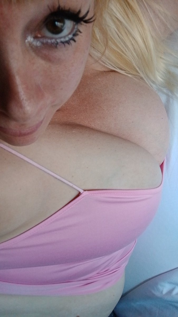 BabyGirl213_'s tweet photo. I clean for u while u relax. When im done u order me to get naked and wait for u in the room. I do as im told 💯🩷🫶🏼  #horny #bbc #snowbunny #blacked #bbw #single #bbconly #California #LosAngeles https://t.co/lWR4dtAopX