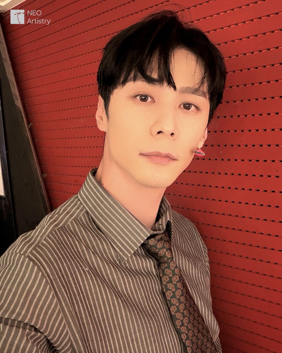 NEOartistry_'s tweet photo. [𝐍𝐀 : 𝐃𝐈𝐀𝐑𝐘] #주민진

르네 갈리마르 役 | 주민진

민진 르네의 첫 공연 사진이 도착했습니다. 📸
많은 응원 부탁 드립니다. 
_
뮤지컬 <엠. 버터플라이>
🔸️2026.09.22 – 12.13
🔸️예스24스테이지 1관

#네오아티스트리
#뮤지컬 #엠버터플라이 https://t.co/FqTGWFVALM