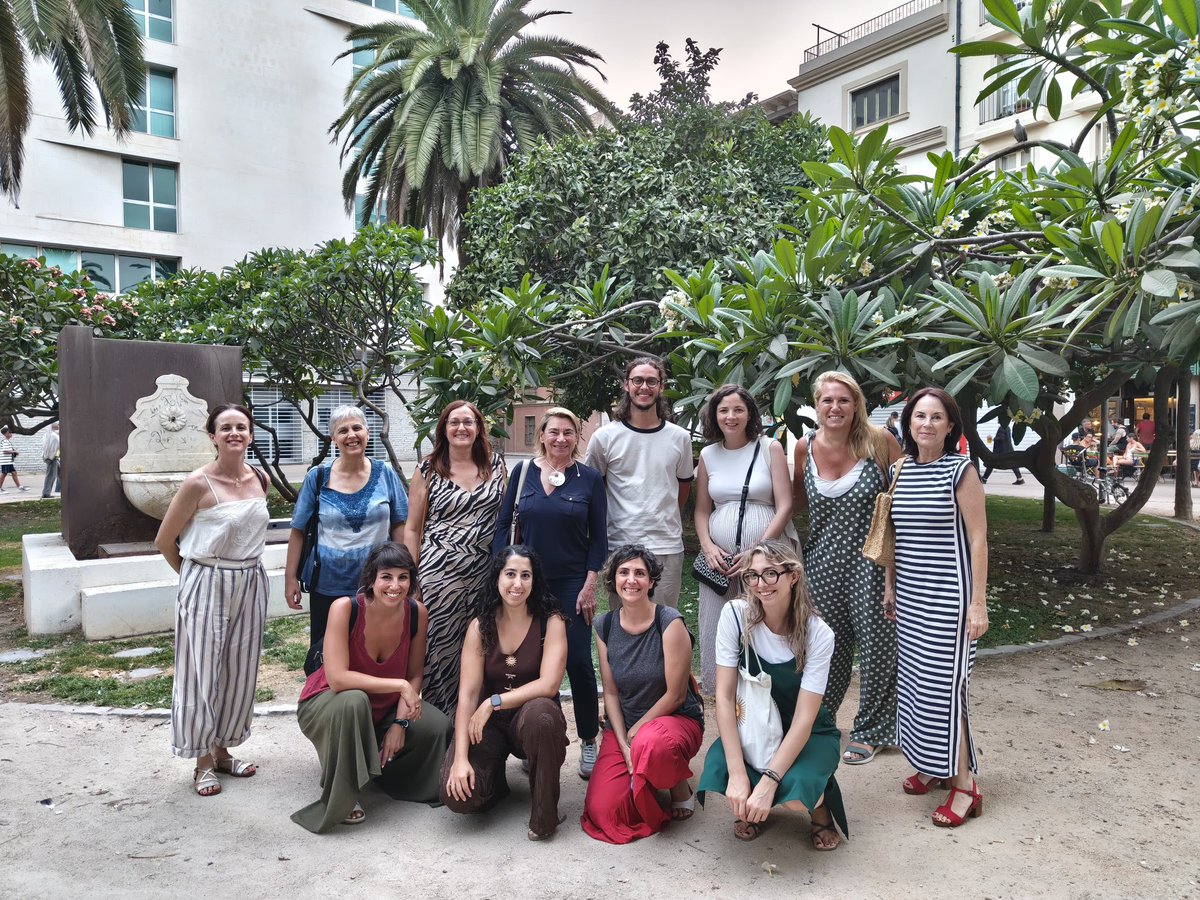 cmcmalaga's tweet photo. Nacemos para encontrarnos fuera de los museos y salas mediante un espacio abierto donde charlar de la profesión, compartir experiencias y repensar el futuro de nuestra labor☕💬.

Si te dedicas al sector de la mediación cultural en Málaga... ¡este es tu sitio! 🙌🏼 https://t.co/2M8Bebq5ER