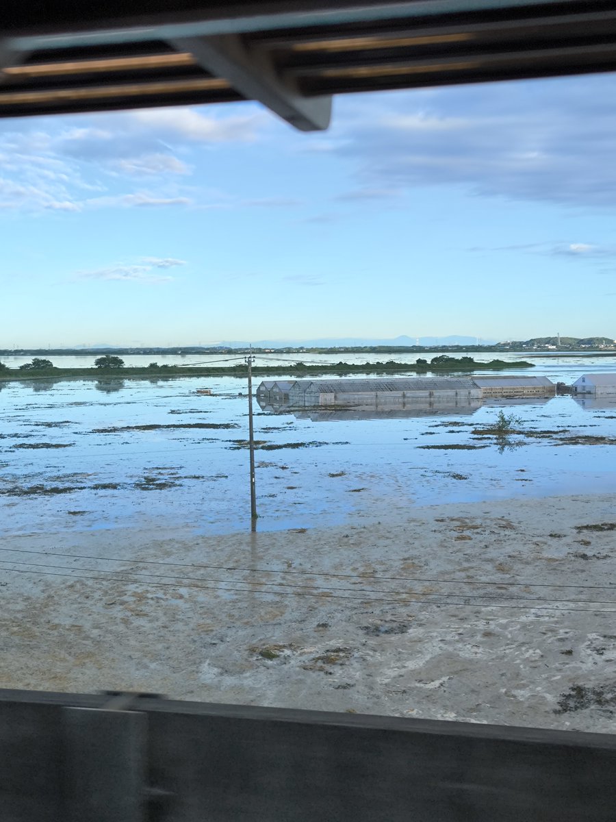 zack_logs's tweet photo. 千葉県が水没して、ウユニ塩湖みたいになってる。いや、のぼうの城か https://t.co/RQ9PA4ZY3Q