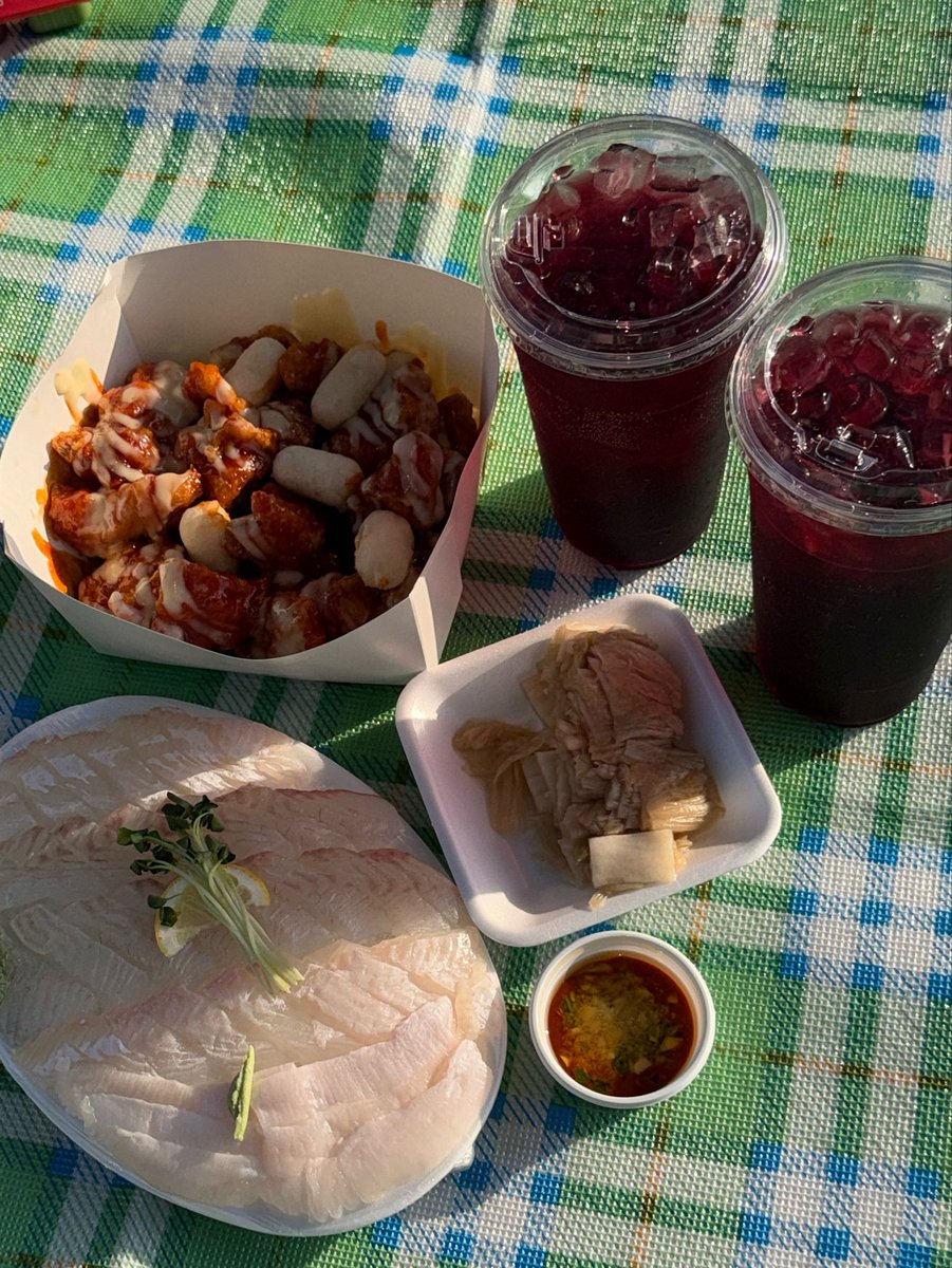 ip3vx's tweet photo. 한강와서 복소사 맛있네!!
복분자3병 소주페트2개 사이다 1.5리터 하나 하면 비율 딱 좋은듯?! 술 많이 마시는 사람 기준.. 적게 마시면 알아서 조절 ㄱ https://t.co/qRdpLp8745