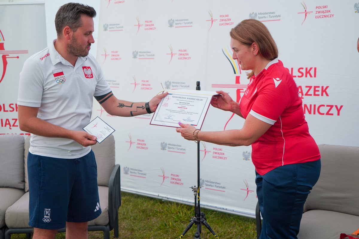 PZLucz's tweet photo. 🏹 Łucznictwo bez barier!
W TAURON Parku Śląskim spotkaliśmy się z paralimpijczykami Mileną Olszewską i Łukaszem Ciszkiem. Były inspirujące rozmowy i wręczenie potwierdzeń rekordów Polski! 🇵🇱
🔗 https://t.co/oQsaS2RCwU
#ŁucznictwoBezBarier
@SPORT_GOV_PL https://t.co/xlkzgSnGhN