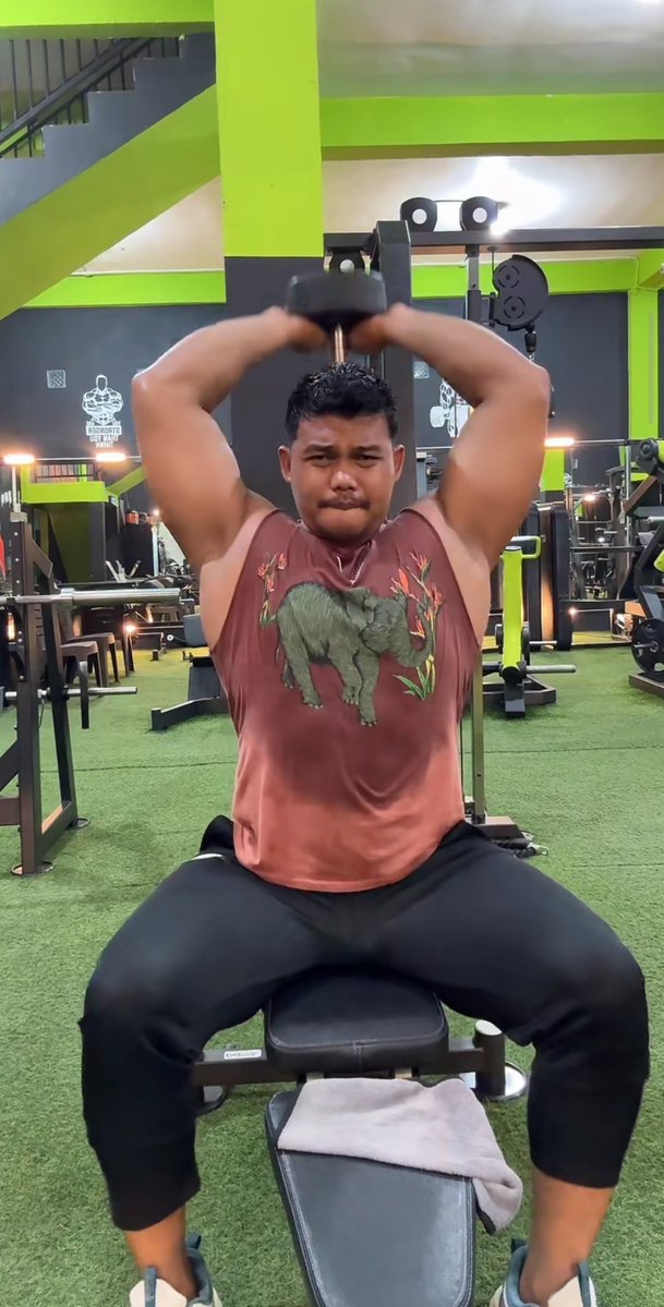 ROyy0987's tweet photo. keteknya so hot 🥵💦 https://t.co/Isqavvz1Yg