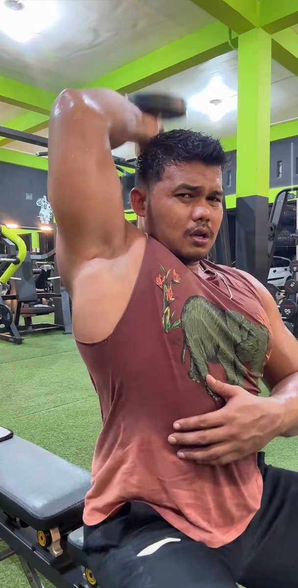 ROyy0987's tweet photo. keteknya so hot 🥵💦 https://t.co/Isqavvz1Yg