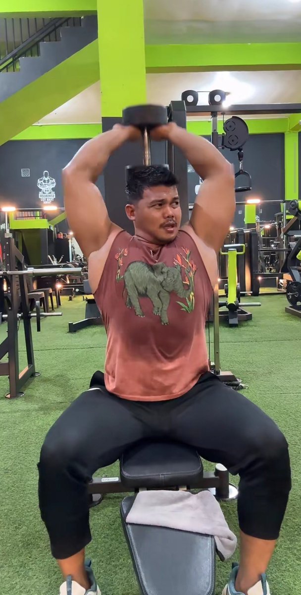 ROyy0987's tweet photo. keteknya so hot 🥵💦 https://t.co/Isqavvz1Yg