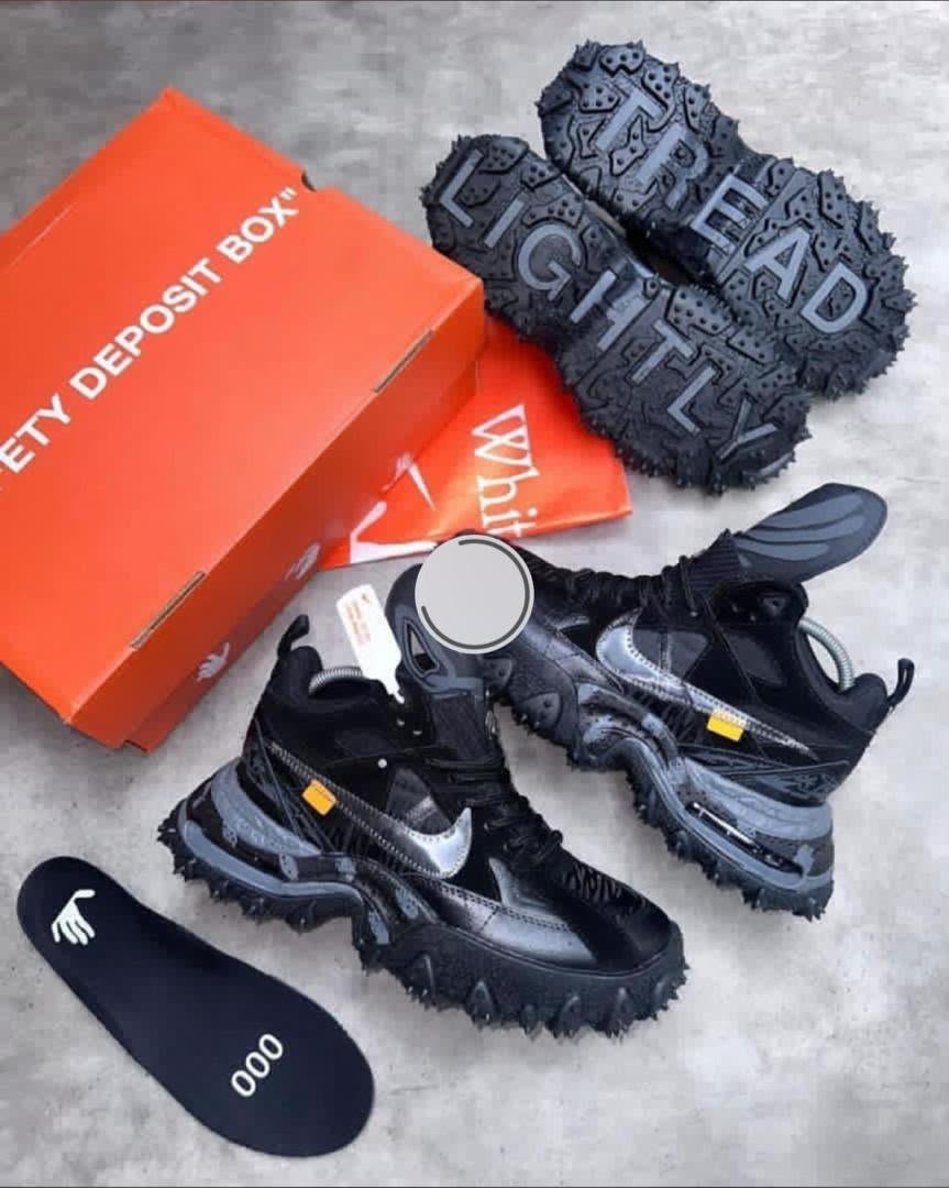 comizzyimport's tweet photo. Tread lightly Shoe not ur  regular shoe u no fit see am for market 
73k
Excluding shipping fee https://t.co/75DmtkoOYH