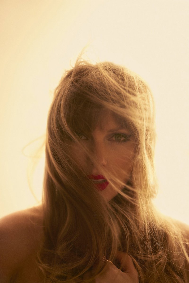 TheSwiftSociety's tweet photo. 🚨| Taylor Swift has also added zeros on "TLOAS" on Apple Music!

"The Life 0f a Sh0wgirl" https://t.co/aEW86QjD58