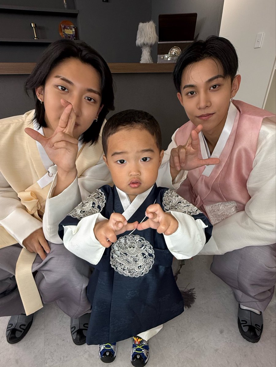 jannyouare's tweet photo. ส่งต่อความเบียวสถาบันให้น้องมาก lngshot4sho🤞5555555555555 https://t.co/InY9cfAqjC