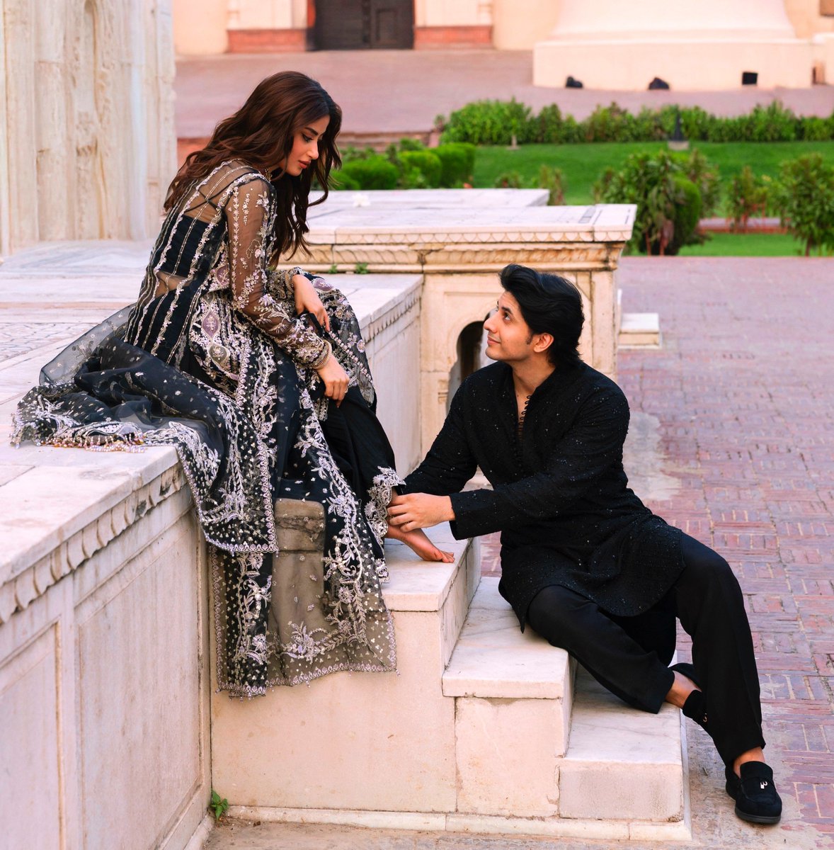 MyBoyTaTahyung's tweet photo. Dansa chemistry is literally for the books !! 🙌

They don't need intimate, touchy poses, They would be doing the most normal poses and make it look like LAVA !! 🤧🔥

Like they are doing THIS without touching that others aren't able to do it with touches 🫠

#Sarbiya
#Zanjeerain https://t.co/o0rLdGckX2