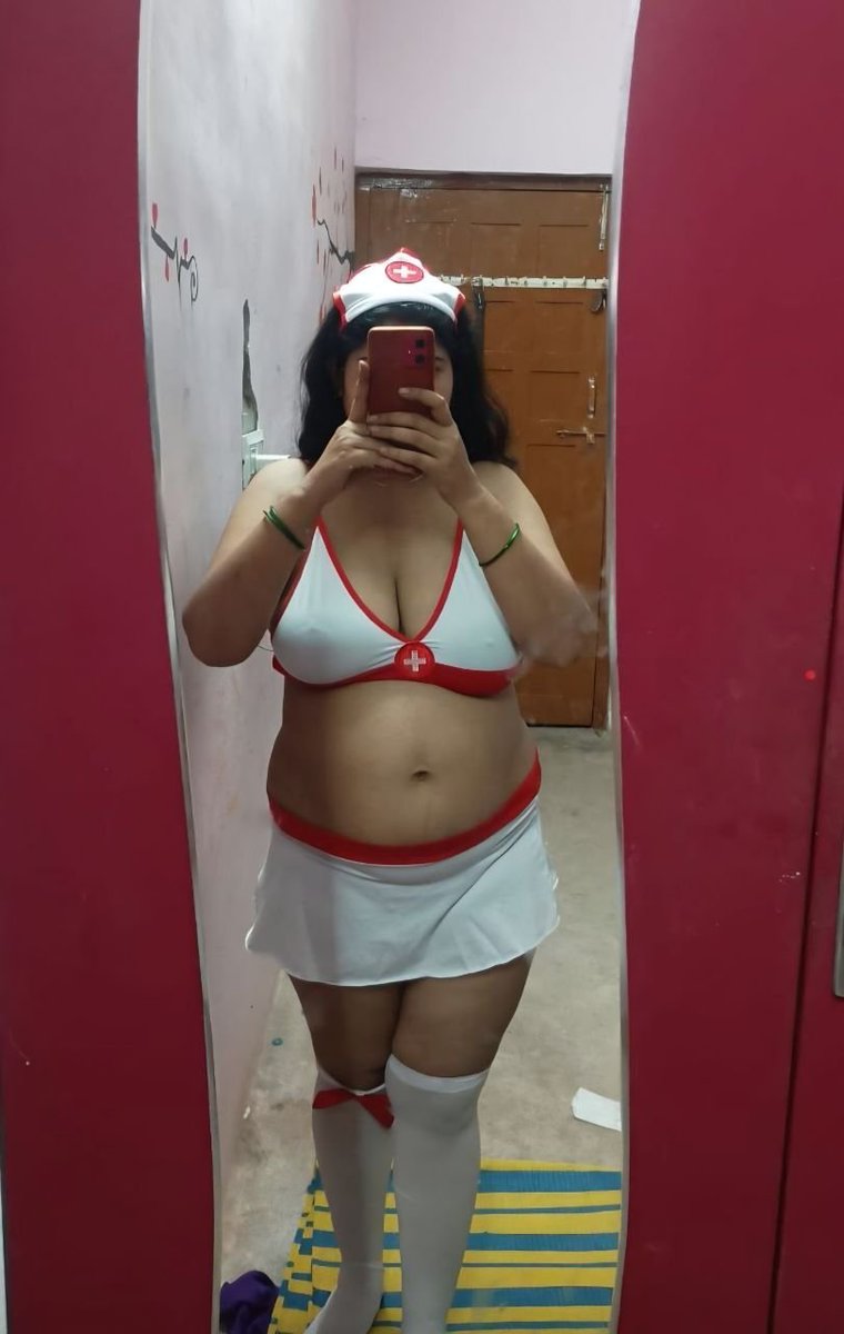 PayalSingh1997's tweet photo. Ready to prescribe some fun. 💊✨. Playing dress-up never gets old. 🩺🔥
#CurvyCosplay #NurseOutfit #Cosplay https://t.co/zgw6HqgyTU