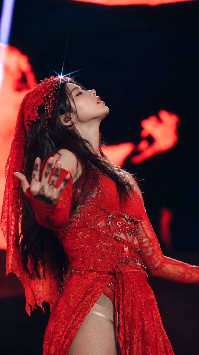 noemy_offial's tweet photo. "Mais se eu tô aqui e porque Deus existe",muito obrigada envato por deixa eu apresentar diversas músicas da minha próxima turnê e sobre a minha religião!,nunca achei que seria tão grata assim! https://t.co/kFSuphs6cd