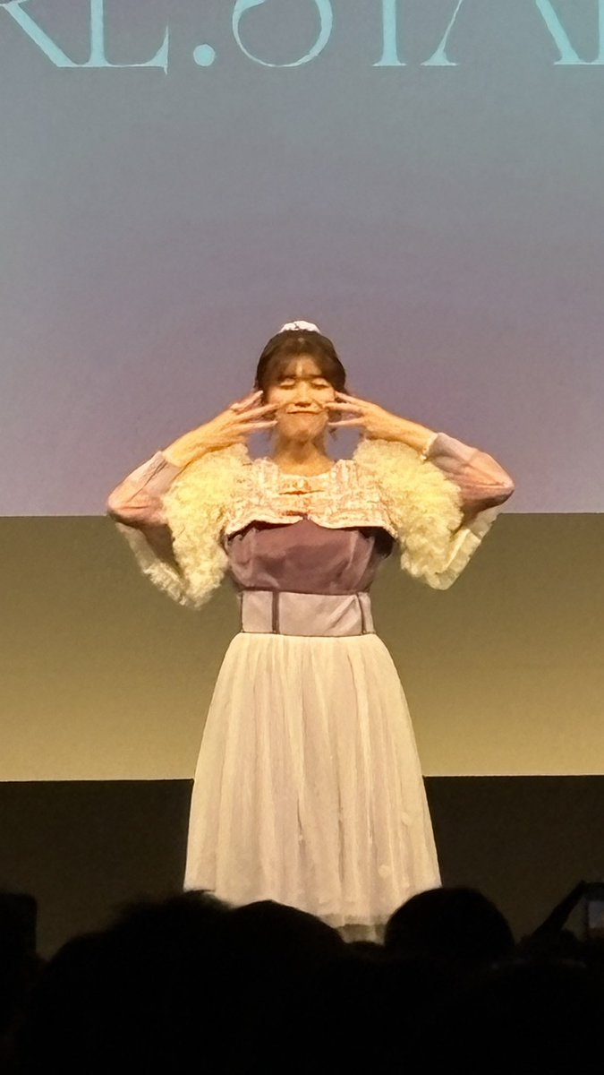 runsiisakura's tweet photo. 夜ご飯で早速アクスタ使ってみた(五右衛門は全��関係無くて署長に取り締まられそう)
始めから最後までずっと笑わせてくれてめっちゃ楽しかった！夢みたい！
会場みんなの雰囲気も良かったなぁ..
MC佐藤有里香さんのツッコミでめちゃくちゃ面白み引き出されてた！😂
#武元唯衣RESTART2026 https://t.co/fyVsRDDPJs