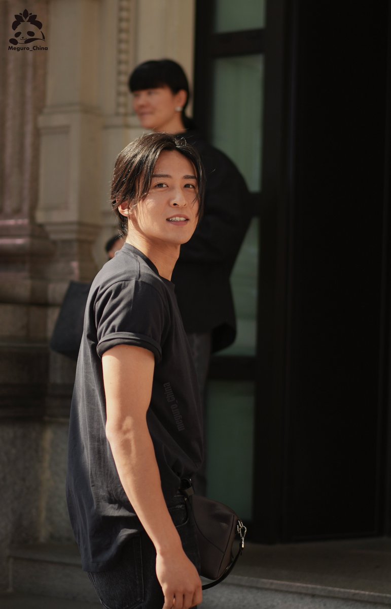 sirenssonar's tweet photo. i'm crying this picture is so pretty it looks like stills from drama

#FendiSS27 #FENDIxRenMeguro #RenMeguro
🔗: https://t.co/Ao64PqIgd2 https://t.co/CriTOErKXP