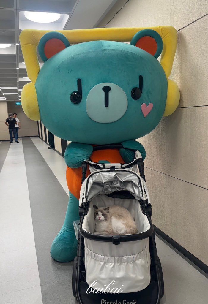 yapperphu's tweet photo. “why are you crying? it’s just a picture”

the picture: 😭😭😭😭😭😭😭😭😭😭😭 https://t.co/TeN3xLZfCN