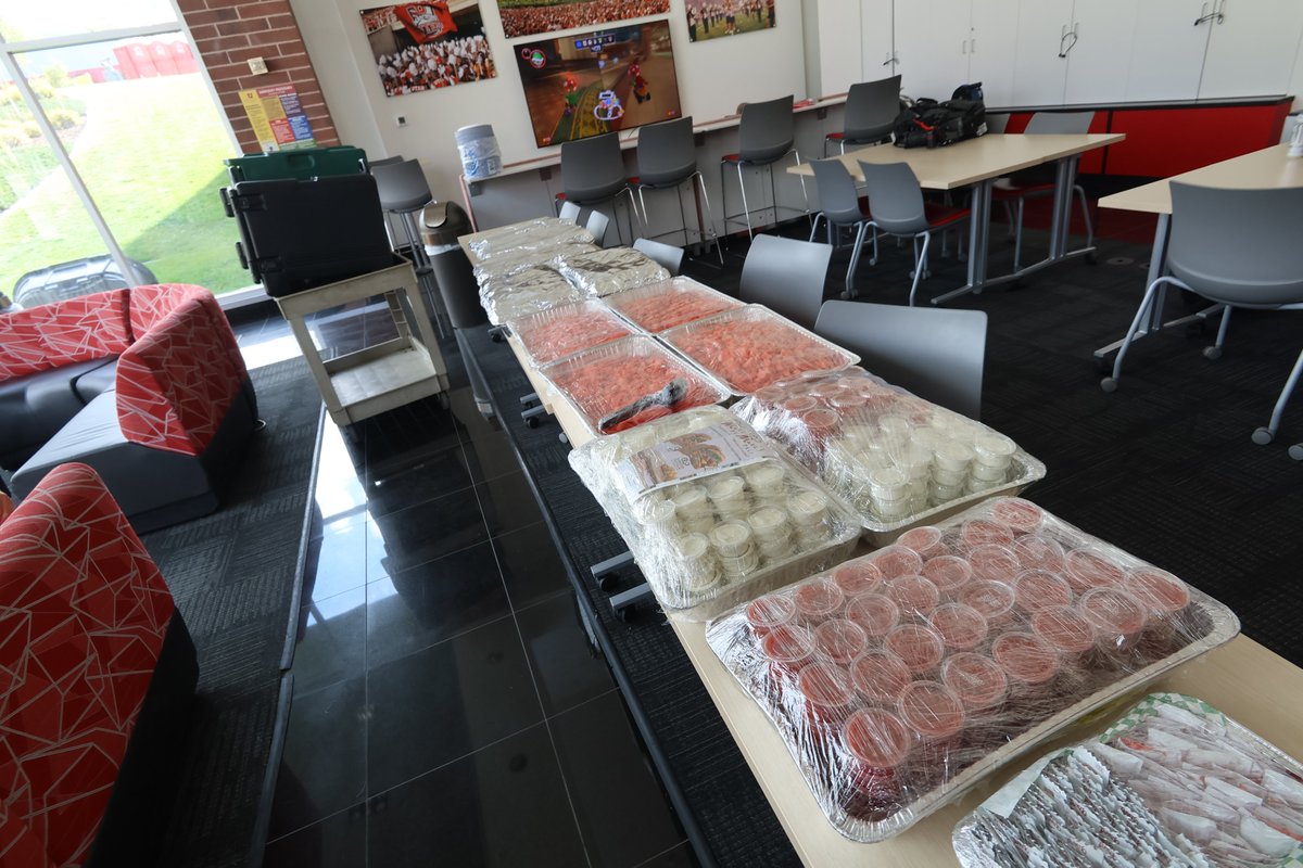 maxisdeli's tweet photo. Congrats to our Utes on great Win this weekend. It was a pleasure to feed the band and the cheer staff! We look forward to catering the next game :-) Go Utes!

#SLCeats#UtahEats#SaltLakeFoodie#UTFoodie#SLCRestaurants#GoUtes#UtahFootball#Utes#UniversityOfUtah#GameDayEats#UofU https://t.co/UVq25iCbJV