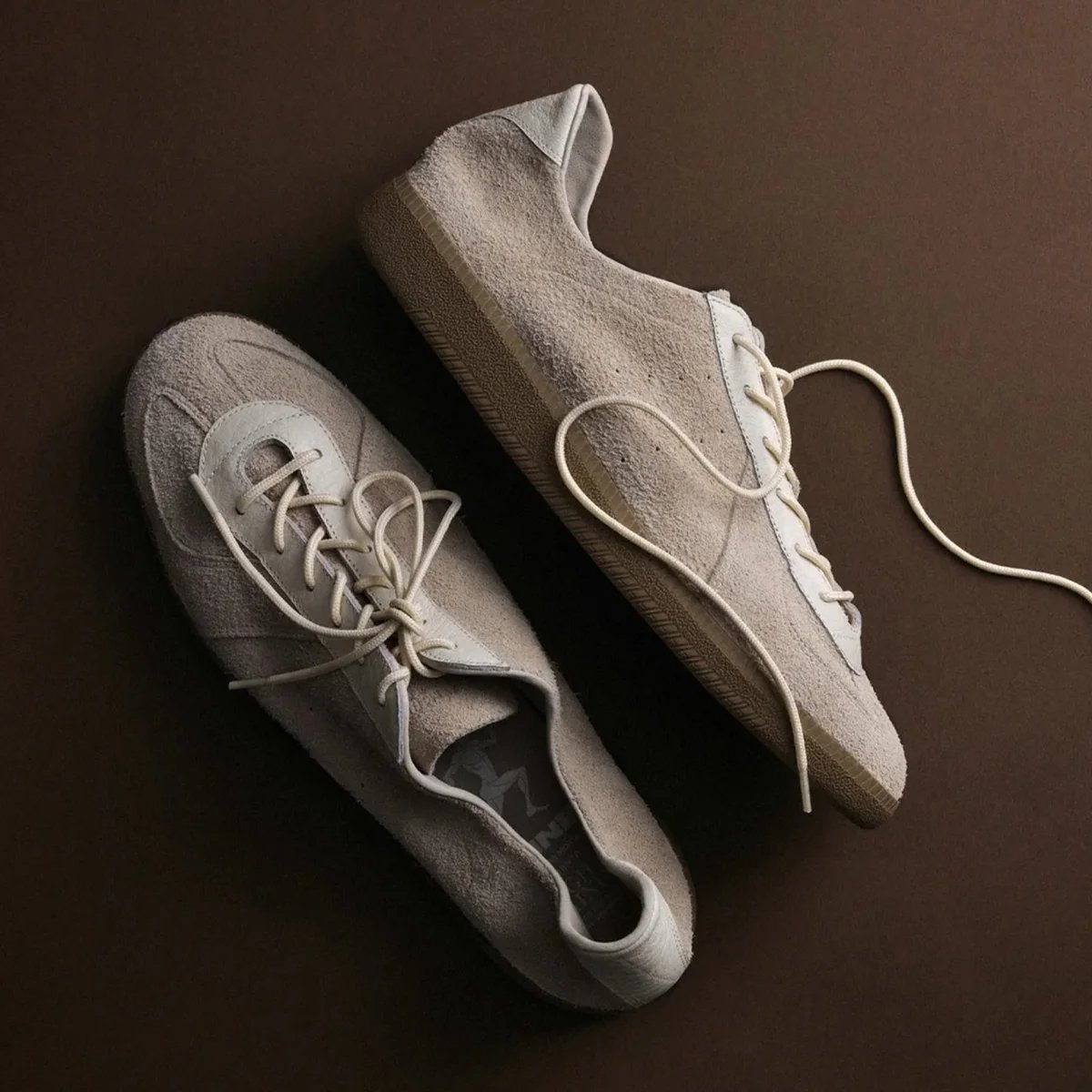 JBMason's tweet photo. Are these the hottest sneakers in the world? 

Pane has absolutely taken off since launching in 2022. 

Time to see what the hype is all about. 

I ordered the Light Training Nogi in Achromate (pic 1). 

Full review coming soon. https://t.co/1c3KqDNwyo
