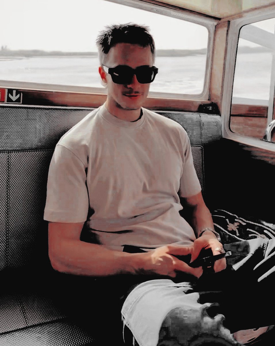 chaoswalkivg's tweet photo. ᅠ⠀

⠀⠀ ⠀YOUR 〝 𝒞𝙰𝙼𝙴𝚁𝙰     ℛ𝙾𝙻𝙻. ”
⠀      ⠀ 𓂃 ࣪˖ ִֶ♱ ྀིྀ ١.        ⠀﹒   ᥫ᭡. if he
           was yours.⠀⠀⠀    ⠀⠀ ⠀⠀⠀    ⠀⠀ ⠀⠀⠀    ⠀⠀ ⠀⠀⠀ ⠀       
ᅠ https://t.co/2s2HPYjBBz