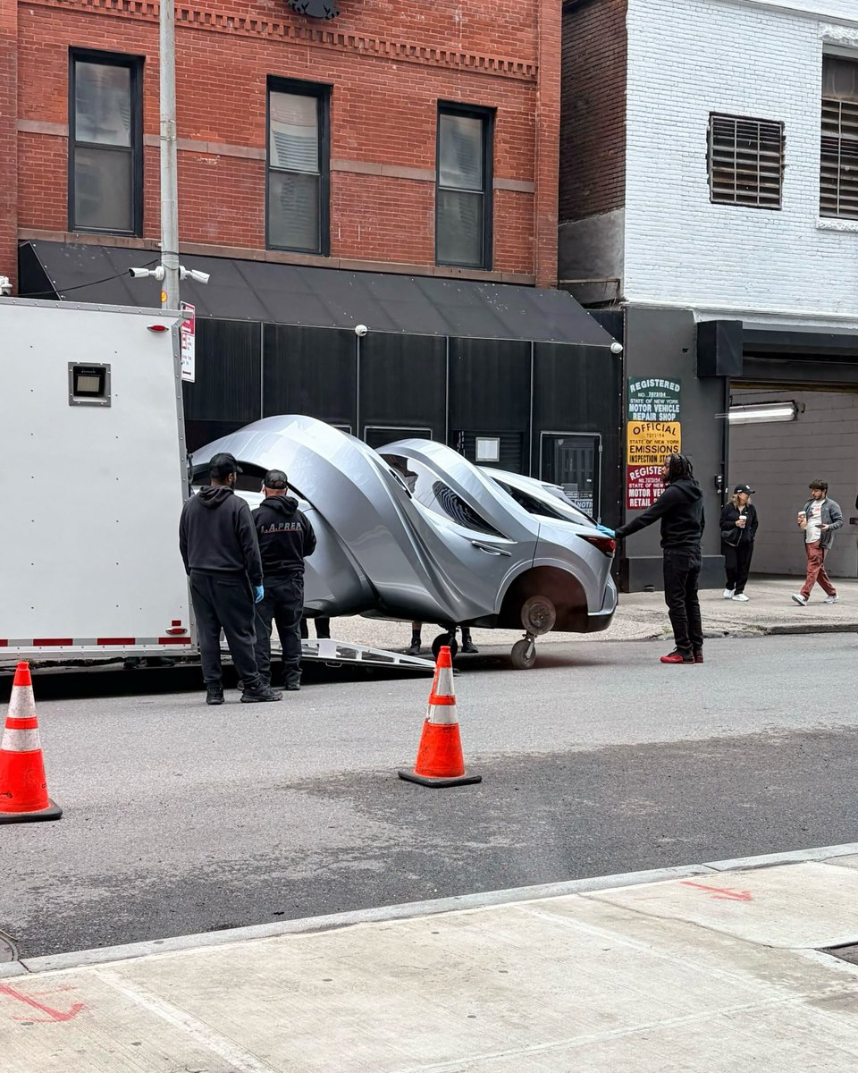QuirkyRides's tweet photo. .@MSCHF x Lexus ‘Twist’ car spotted in New York this morning #Quirky #Ride https://t.co/br1AEexuNR