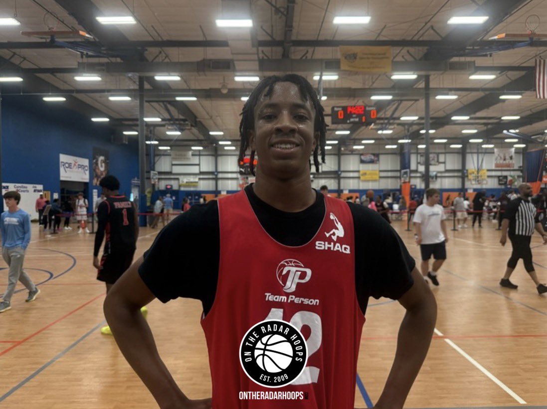 mrabadanribeiro's tweet photo. 6’6 2027 Lorenzo McCorvey (Team Person) was arguably one of the most versatile pieces in the OTR circuit this year. Dynamic playmaker who can score within a variety of ways displaying his athleticism, offensive skill-set, craftiness, and production. (@CoachHemi)

https://t.co/llQLsGI0sd