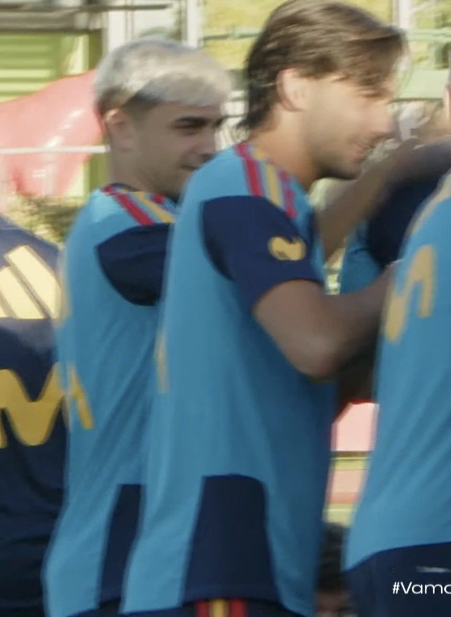 fcbmii's tweet photo. essa foto é meu novo império romano https://t.co/ZpY2SjUKbA
