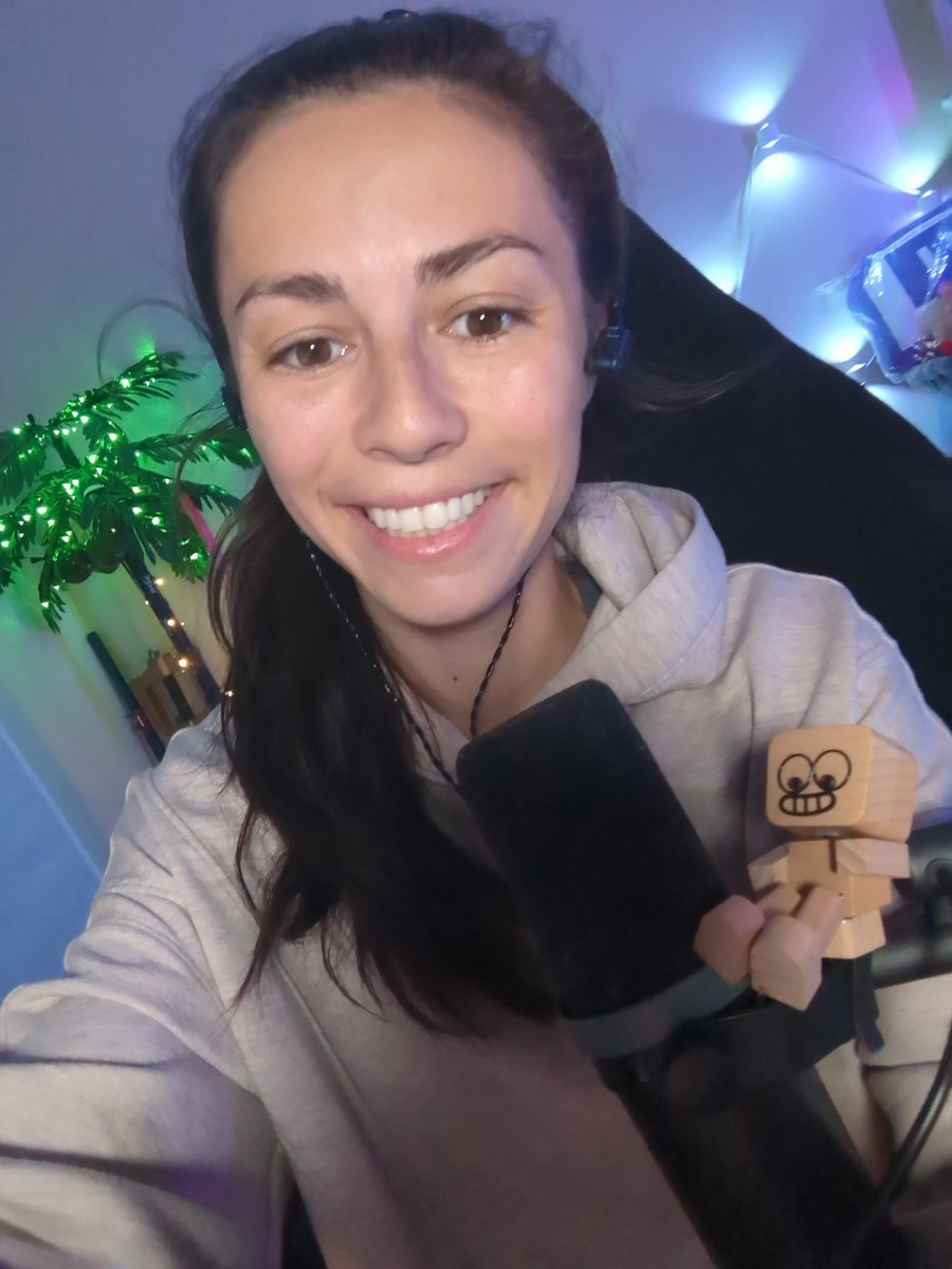 SchmoopNugget's tweet photo. Wooooo day streammm! Final partner plus push! Get your butts in here for the giveaways! https://t.co/0gYOwwBl1t