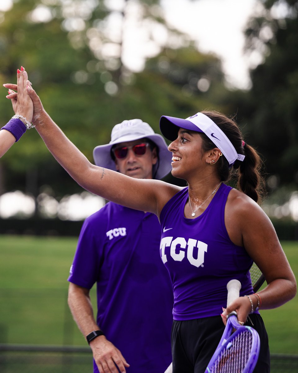 TCUWomensTennis's tweet photo. Putting in the work 💪

#GoFrogs https://t.co/2krGQIaaoM