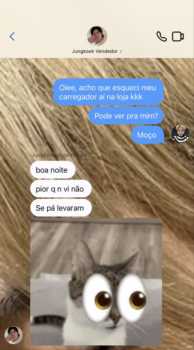 leledacucadojjk's tweet photo. #aujikook 🪡 | onde Jimin vai a uma loja comprar pod e acaba esquecendo seu carregador lá… https://t.co/2QbdSNpTtF
