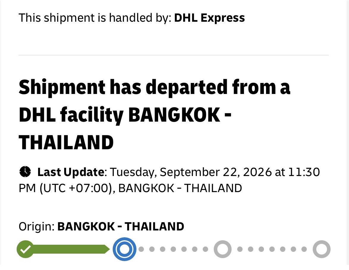 BoatOatForever's tweet photo. First I got to watch Oat's live, then I got a notification that my 'Before We Go' book will arrive on Thursday. 
📖 
I'm so happy today.

❤️‍🔥❤️‍🔥
#OatPasakorn #BoatYongyut #BoatOat @oat_psk @Yong_yutt https://t.co/2yVdiSyBQg