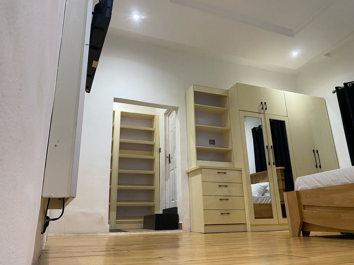 obx_cure's tweet photo. Furnished Five(5) bedroom penthouse for lease 📍Lemna #calabar #NigeriasMissingPresident 
#NigeriaNews 
#nigeriansindiaspora 
Call/whatsapp
08132510034 https://t.co/P9rjCQ9oyl