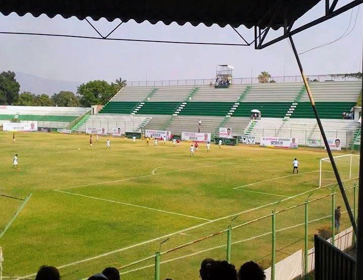 MXESTADIOS's tweet photo. El antiguo estadio de Zacatepec. 
El Coruco Díaz.
La histórica casa de los Cañeros. https://t.co/Xx1M21gnVm