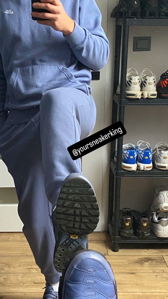 yoursneakerking's tweet photo. 😝👅 https://t.co/vg2ZPmIrQU