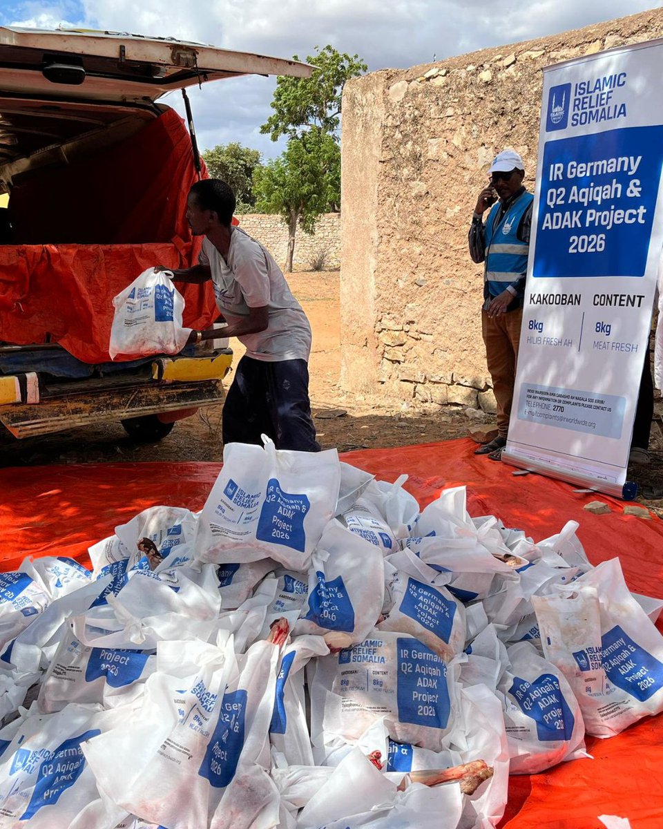 IslamicReliefDE's tweet photo. Eure Spenden kommen an!🥰

Auch im 2. Quartal wurden eure Adak- und Aqiqa-Spenden umgesetzt und das Fleisch an begünstigte Familien verteilt. Hier seht ihr einige Eindrücke der Verteilung in Somalia. ❤️

Dort erschweren wiederkehrende Dürreperioden, steigende Lebensmittelpreise und fehlende Einkommensmöglichkeiten vielen Familien den Zugang zu ausgewogener Ernährung. Besonders proteinreiche Lebensmittel wie Fleisch sind für viele kaum erschwinglich.

Mit eurer Adak- und Aqiqa-Spende tragt ihr dazu bei, Familien mit wertvollen Nahrungsmitteln zu versorgen und ihnen einen Moment der Freude und Gemeinschaft zu schenken.

Danke, dass ihr diese Hilfe möglich macht! 🥹
.
#islamicrelief #somalia #aqiqa #adak #spenden #humanitärehilfe
