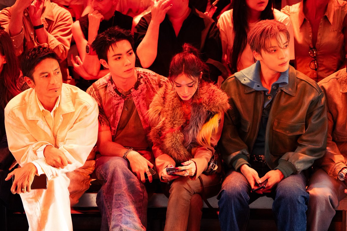 DomundiTV's tweet photo. A SEAT IN THE DIESEL WORLD 📸

Zee Pruk @zee_pruk takes in the DIESEL SS 2027 Show from the front row, surrounded by the creative energy and captivating moments of Milan Fashion Week.

A day filled with fashion, new perspectives, and the vibrant spirit of Milan.

ZEE PRUK MFW 2027
#DIESELxZEEPRUK
#ZeePruk 
#Diesel @diesel 
#DieselSS27 
#ForSuccessfulLiving