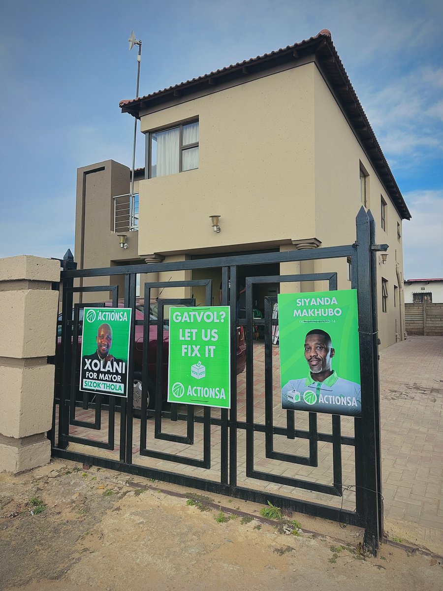 SirMakhubo's tweet photo. My parents have marked our home as a NO GO AREA for ALL contesting PARTIES, don’t bother knocking at this house; 

We’re ActionSA ✊🏽✊🏽💚💚🇿🇦🇿🇦 https://t.co/rmPOdLGoNq