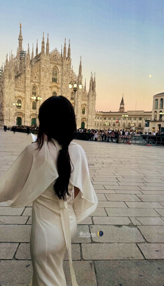 pastaitana's tweet photo. aitana perfecta en Milán https://t.co/Zk868I7AyQ