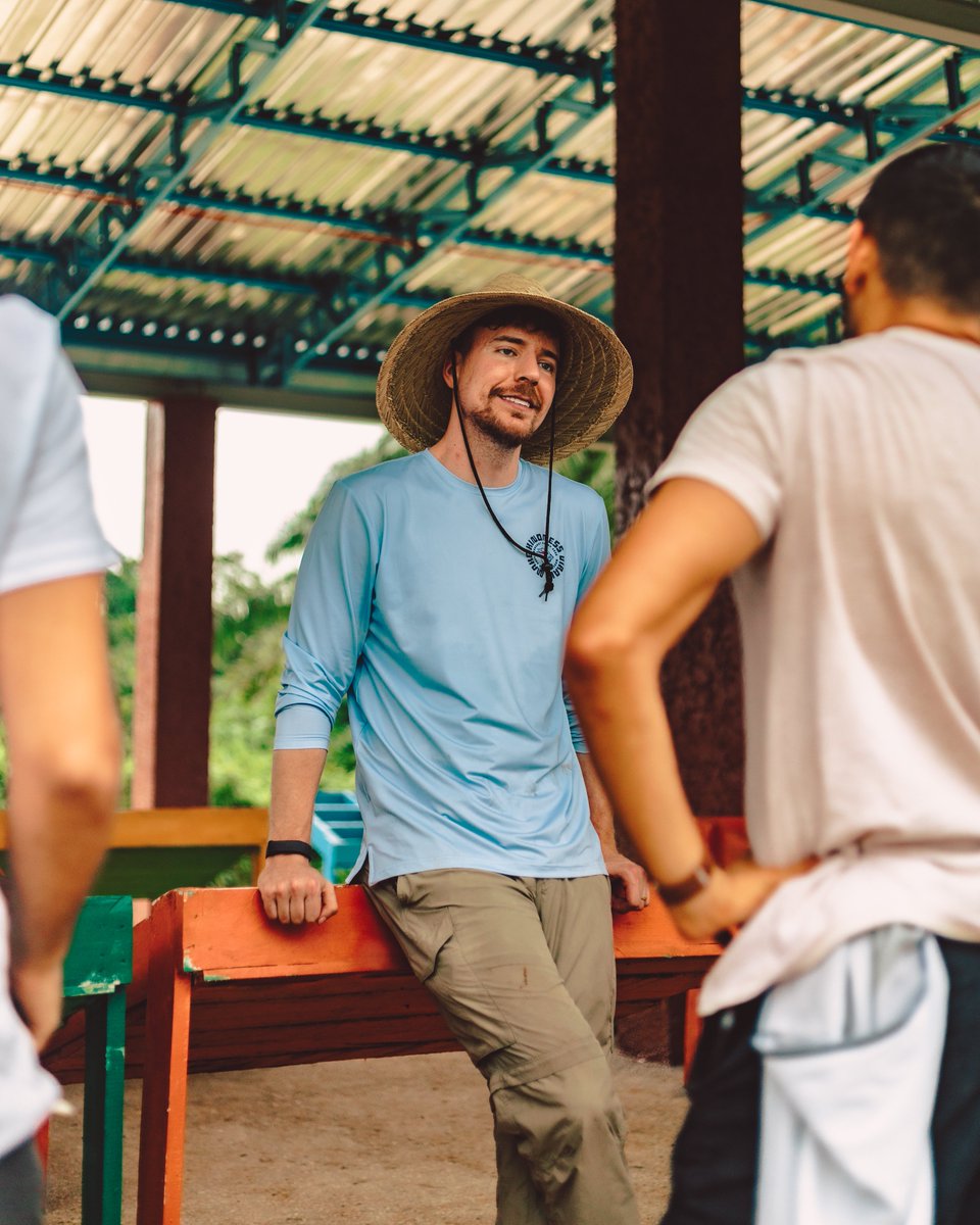 KwameKoda's tweet photo. Sometimes I create ideas I capture, sometimes I get the opportunity to do some work for @MrBeast in my Ghana.

Since last year, I have been working with MrBeast and his @BeastPhilanthr. There’s a lot to share and I couldn’t fit everything here but enjoy these moments.

📸☀️🤝 https://t.co/M9h993FDj7