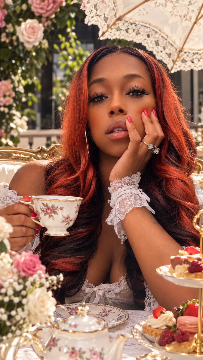 Miss_TaraJ's tweet photo. 🫖✨ Tea in the cup, ambition in the heart. Stay focused. Stay grinding. 👑
#TeaTime #GrindTime #BossMoves #TeaParty #HustleAndGrace #StayFocused #ElevationSeason https://t.co/5eSlwXYiqP