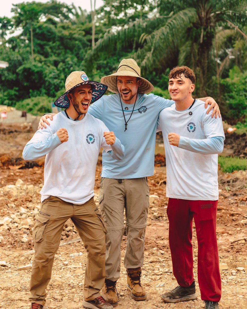 KwameKoda's tweet photo. Sometimes I create ideas I capture, sometimes I get the opportunity to do some work for @MrBeast in my Ghana.

Since last year, I have been working with MrBeast and his @BeastPhilanthr. There’s a lot to share and I couldn’t fit everything here but enjoy these moments.

📸☀️🤝 https://t.co/M9h993FDj7