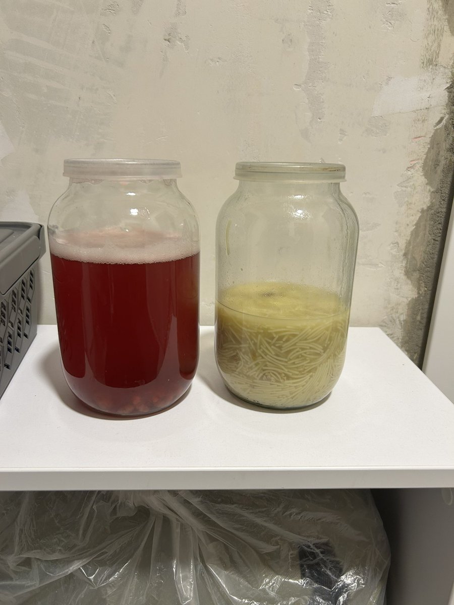 pure_potassium's tweet photo. Заболела, лежу дома, заказала доставку продуктов и немного грущу, что некому позаботиться 
Что выдаёт моя коллега (вероятно, пока переводить в разряд друзей):
Она после работы сварила компот и суп, зашла накупила мне вкусностей и притащила это всё ко мне домой https://t.co/O7MY52FaNg