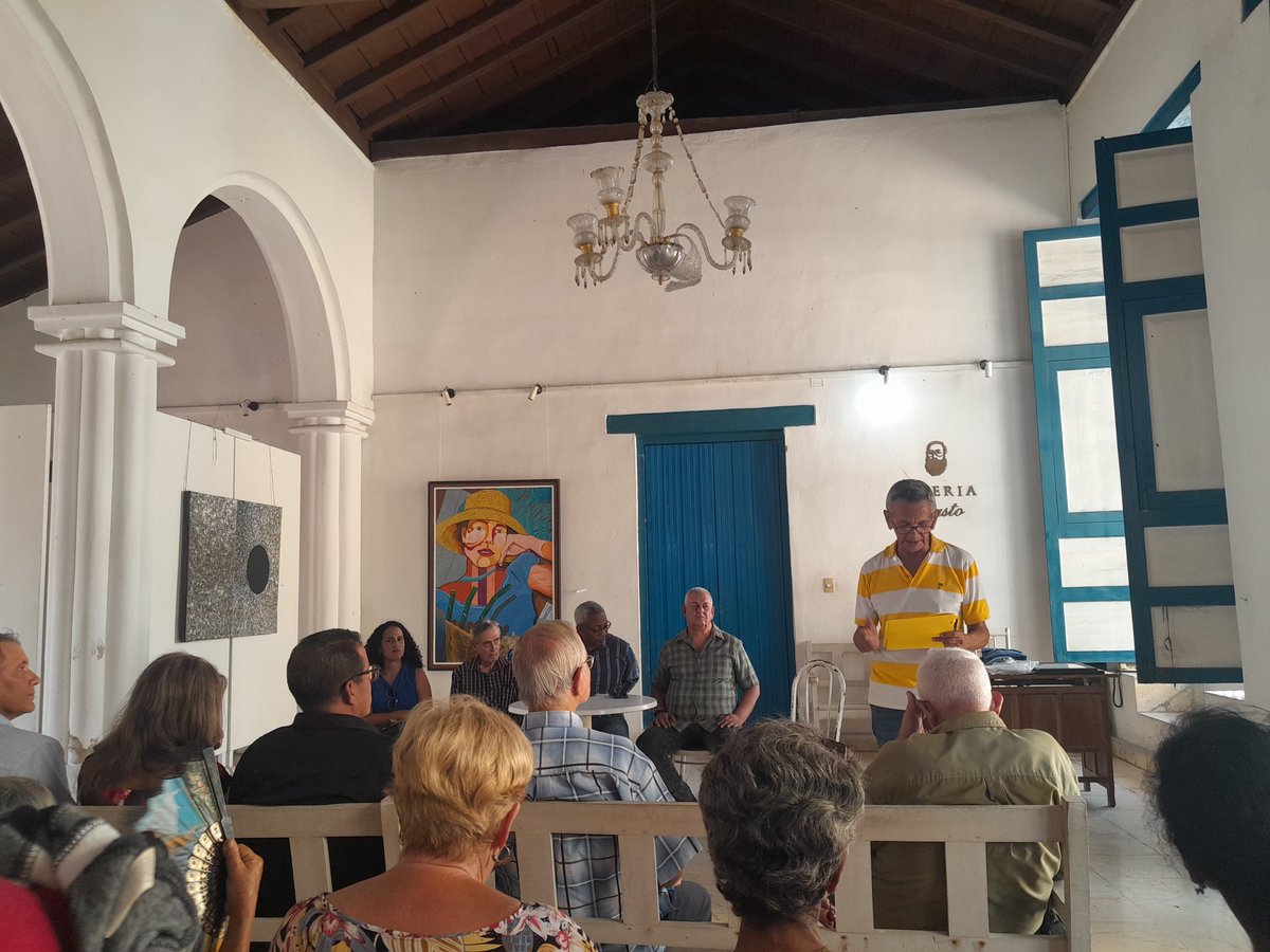 smarthnayade's tweet photo. Desde la sede de la UNEAC se celebra el día del historiador holguinero y se le da la bienvenida a nuevos miembros.
#SomosCulturaHolguín 
#HonorHolguinero 
#HolguínSí https://t.co/8lHmi1E6US
