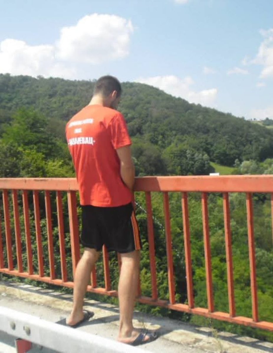 BJajare7695's tweet photo. Evo gospodo draga koga nasi nobelovci @studentblokade  nude za narodnog poslanika gradjanima Srbije! https://t.co/4sXx3Mp0Xl