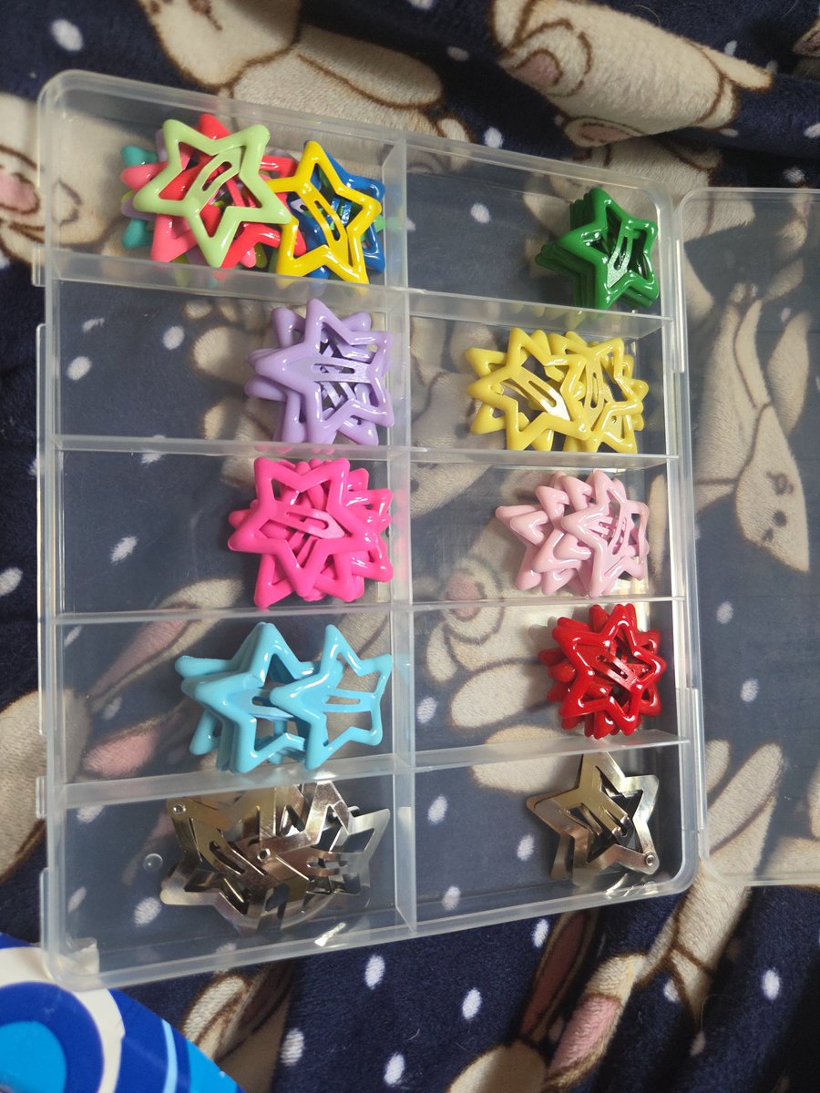 doeseraphim's tweet photo. cute, new hairclips courtesy of a subby who wanted to contribute to this angel's whimsy :33 https://t.co/uwPSq4NiuM