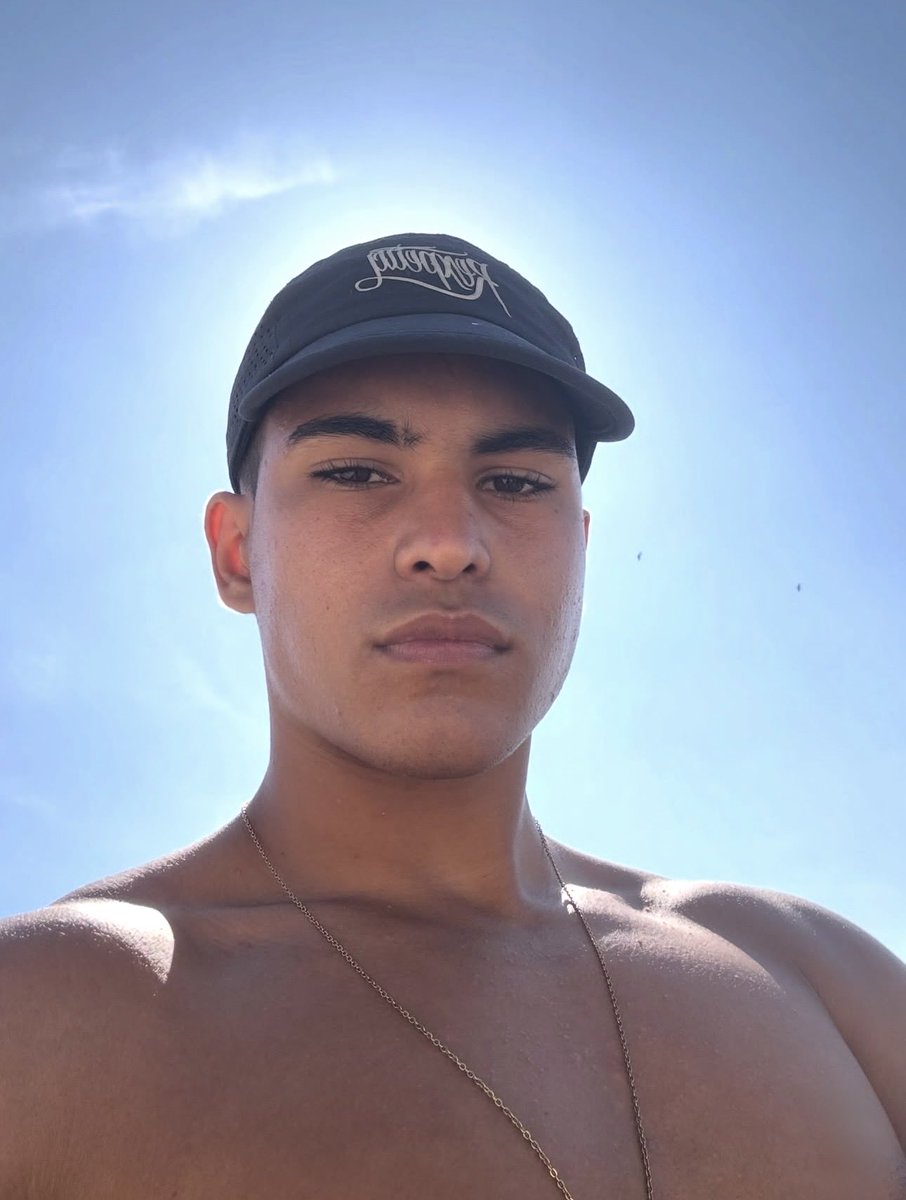 opropriopreto's tweet photo. Aquele bronze de leve 🔥 https://t.co/4p0CYn1jdG