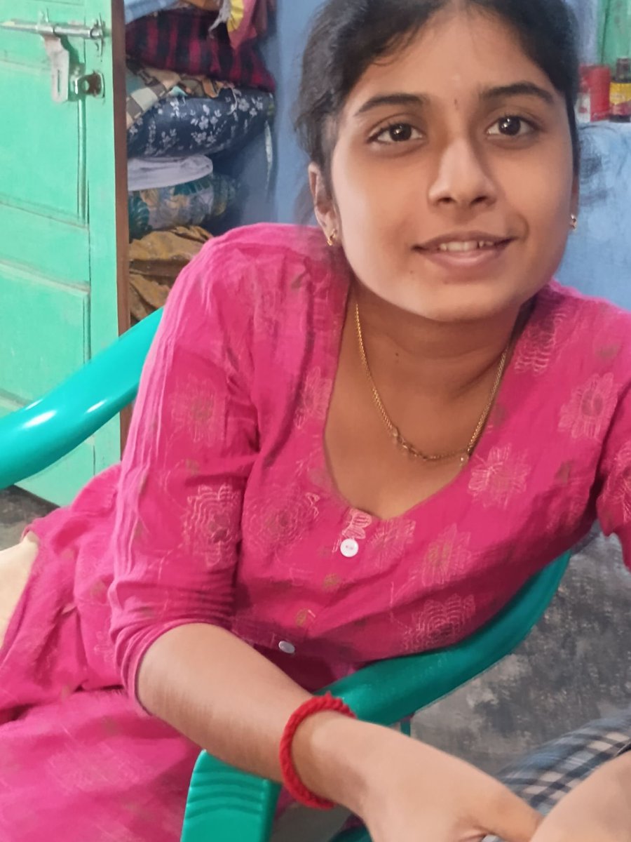 harini27097954's tweet photo. Yen chithi ponnu thevudiua Munda molaiya nalla katitu iruka uff ahhh yenna molai da sami aiooo nalla nakki eduthu okalam ufff naara Munda aiooo thevudiua mavaley nalla sappa vidalam ufff ahh😍👅👅 https://t.co/D4zXzRRwVR