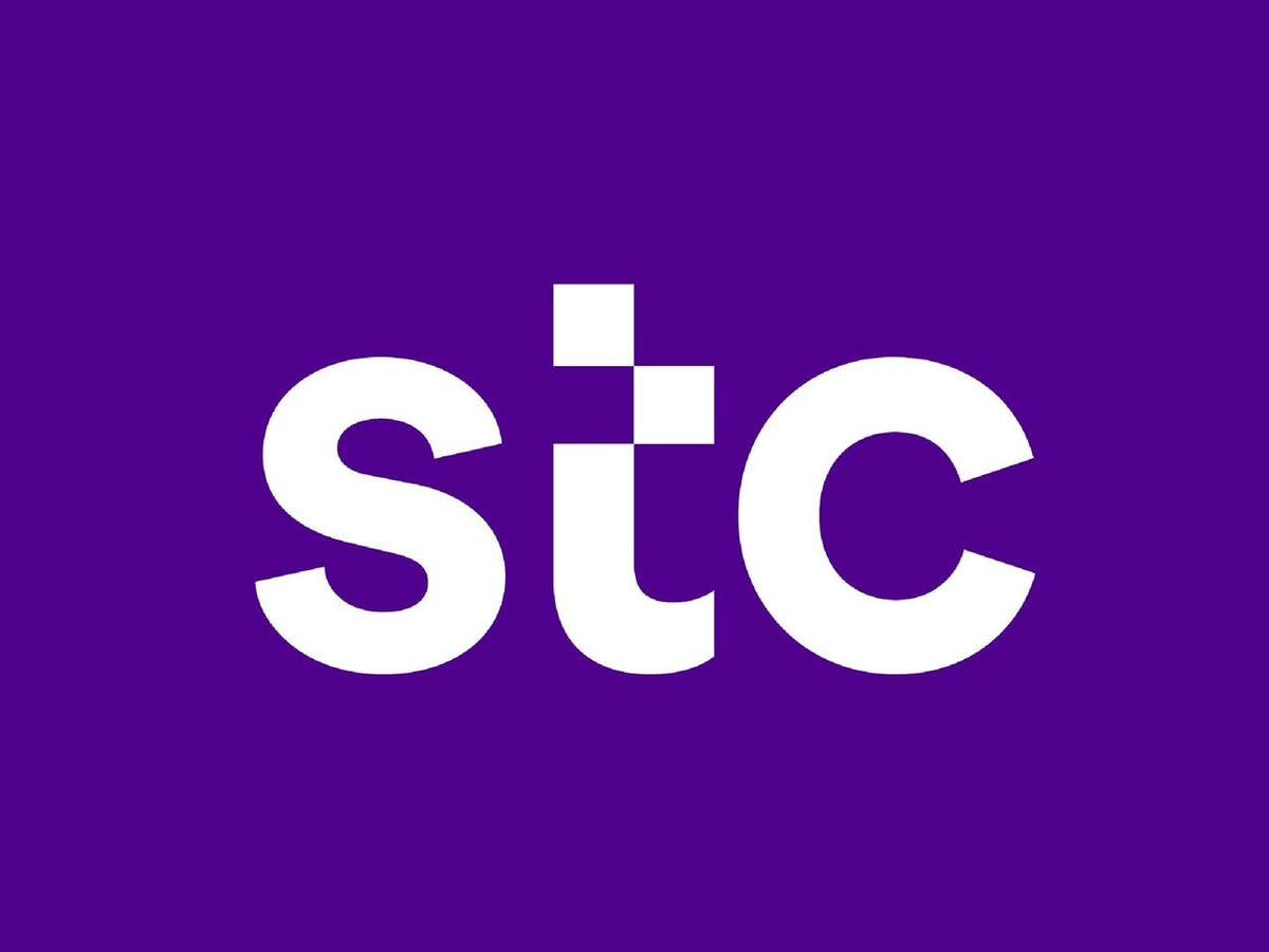 mxoasb's tweet photo. سلام عليكم 

انا عندي شريحة stc كان عليها مبلغ حوالي ٩٠٠﷼ متراكم لمدة ثلاث شهور و فصلوها و رحت اقرب فرع قالو لازم عبر التطبيق و تم دفع المبلغ كامل وقلت ابي احول شريحتي من مفوتر الى مسبق الدفع قالو دامه تم فصل الرقم  لازم تدفع حق باقه مفوتر شهر اقل شي الي هو سعرها ٩٠﷼ و بعدها تحول الرقم الى مسبق الدفع قلت يالله معليه نصبر ، طبعاً انا عندي شريحه مشتركه مع اخوي نت بسبب انا طالب و عاطل ولا عندي اي مصدر دخل و نسيت من شريحتي و جاتني رساله بعد ٣ شهور انه عليها مبلغ متراكم ٣٩٥﷼ مع مستحقات ثانيه و انا ما استخدمة منها اي شي تقريباً شي بسيط المهم رحت اقرب فرع شرحة لهم السالفه قالو ما معك إلا تدفع المبلغ كامل و بعدها تدفع رسوم تحويل الرقم من مفوتر الى مسبق الدفع سعر التحويل ٥٧،٥٠﷼ قلت ابغاكم تساعدوني او تقللون المبلغ يعني حرام قالو ما نقدر للاسف قلت ابشرو تم اتصلت على خدمة العملاء عندهم و قالو لي نفس الكلام و دخلت التطبيق سددت المبلغ كامل جيت بحول الرقم طلع لي دردشه قالو وش سبب التحويل قلت لهم قالو بنسوي لك عرض خاص خصم٣٠٪ على الباقه الحاليه قلت لا شكرا مابي ابي احو�� الرقم الى مسبق الدفع قالو خلاص ادفع الرسوم و لازم تدفع قيمة باقه مسبق الدفع قلت ليه قالو لازم قلت كم سعرها قالو ١١٥﷼ قلت ليه سلامات تجبروني ادفع ذا المبلغ بدفع قيمة التحويل و خلاص قالو خلاص من تطبيق بنك الراجحي حط المبلغ و حوله الى stc و بدون ماتدفع الي هو ١١٥﷼ قلت يالله و احول المبلغ و يجي تم رفع ال��لب امس و اليوم يجي الغى الطلب و ادق عليهم قالو ارفع طلب مره ثانيه و قالو فيه باقات اقل تطلع لك في التطبيق قلت تمام دخلت مافيه اي باقه اقل من ١١٥﷼ و كلمة خدمة العملاء حوالي ٥ مرات جيت الفرع ٣ مرات مافيه اي فايده ليه هاذا التعقيد كله وليه الدفع هاذا كله !؟. من امس الى الان يومين عشان شي بسيط ماياخذ دقيقه وحده فوق ضعف الشبكه و غلا الاسعار يسوون فينا كذا والله شي مايصلح و مخجل للاسف💔. 

رحت مبايلي و حولت رقمي الى مبايلي مسبق الدفع بدون اي رسوم و بدون اي شروط او قيود اتمنى تشوفون الوضع او تعطونا حل لانه شي مايصلح ابداً🙏🏻  @stc_ksa  @Mobily  @Zain @CST_KSA  #stc #Mobily #Zain  #هيئة_الاتصالات_والفضاء_والتقنية