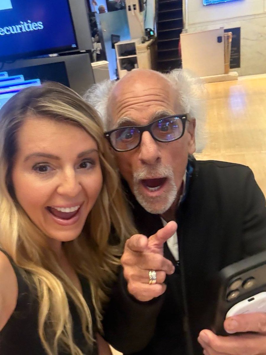HumbleGal__'s tweet photo. Markets evolve. Trust remains the infrastructure.

A memorable day full of gratitude on the @NYSE floor with @TheDomino and @EinsteinoWallSt.

As tokenization brings private credit onto new rails, the future will still be built on strong assets, sound structures, and trusted relationships.